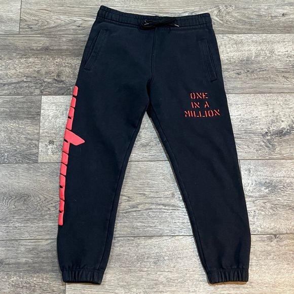 Limited Edition 2022 Aaliyah x Shoe Palace One In A Million Sweats Joggers Small - Picture 1 of 7